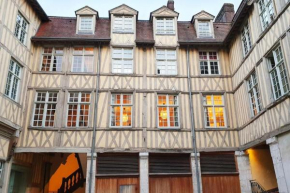 Le Turgot - Ancien Hôtel Particulier, Place du Vieux Marché